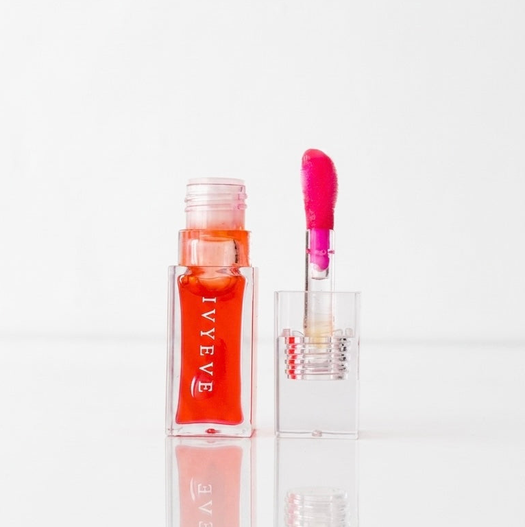 COLOR CHANGING LIPGLOSS